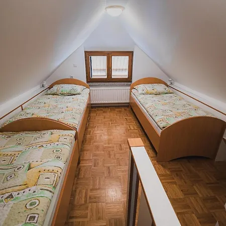 Kocka Homestay szállás *