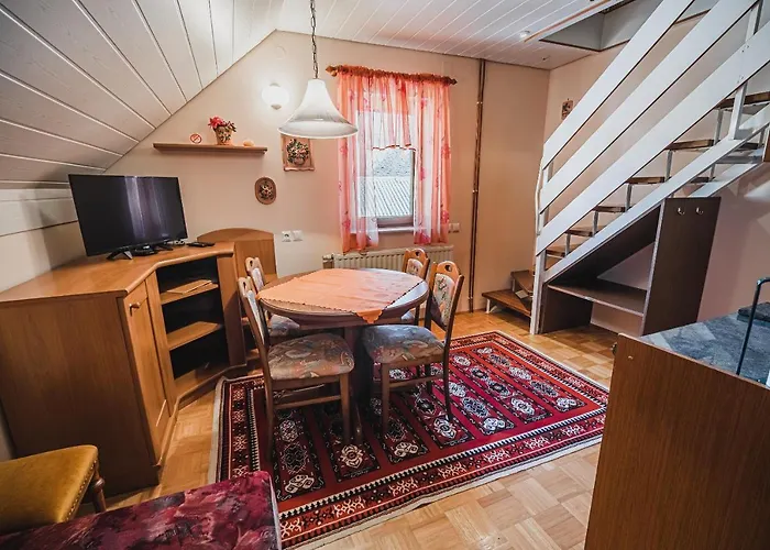 Kocka Δωμάτια σε οικογενειακή κατοικία *