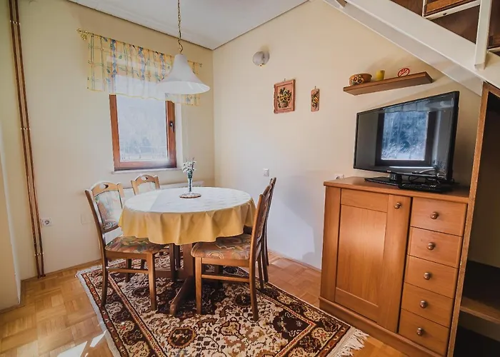 Δωμάτια σε οικογενειακή κατοικία Kocka