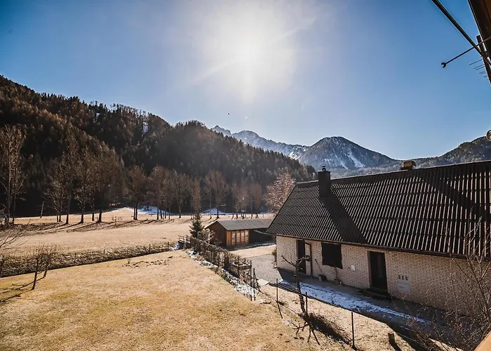 Δωμάτια σε οικογενειακή κατοικία Kocka *